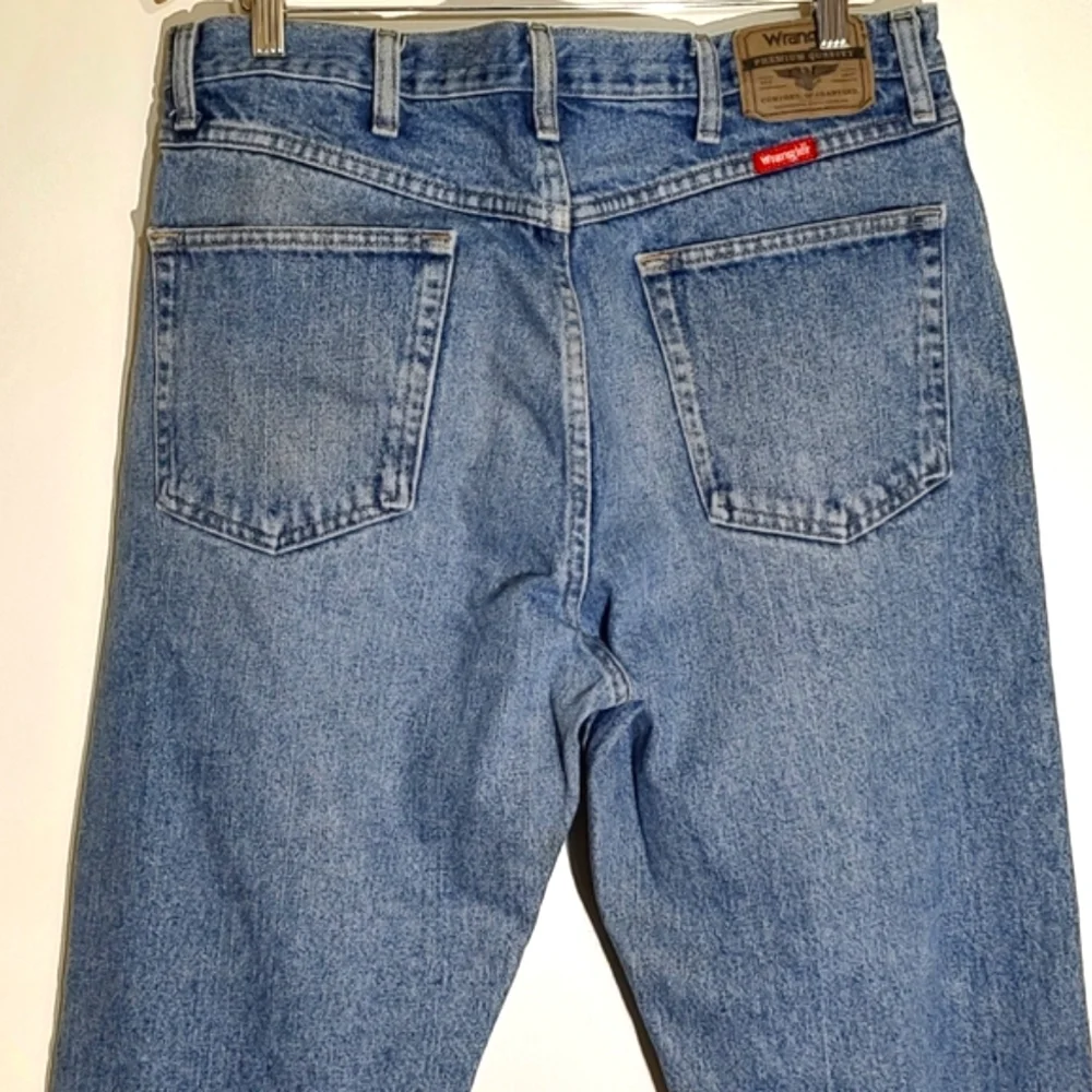 Wrangler Relaxed Fit Classic Blue Denim Jeans